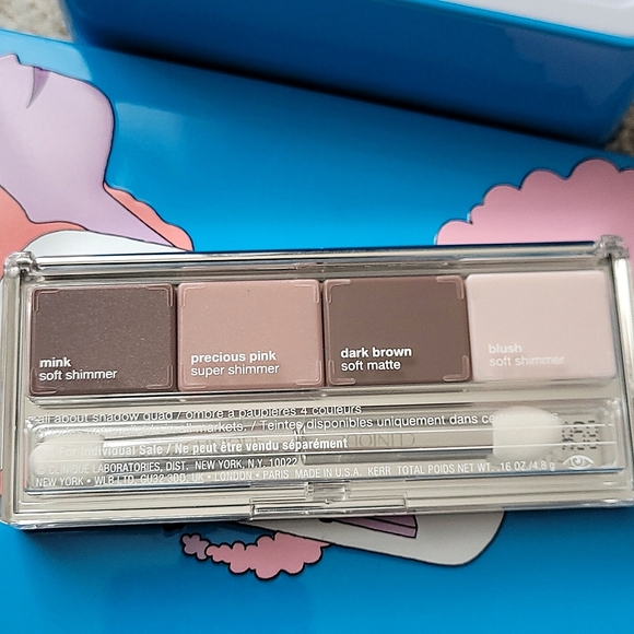 Clinique 4 pc Makeup set /New - Picture 12 of 12